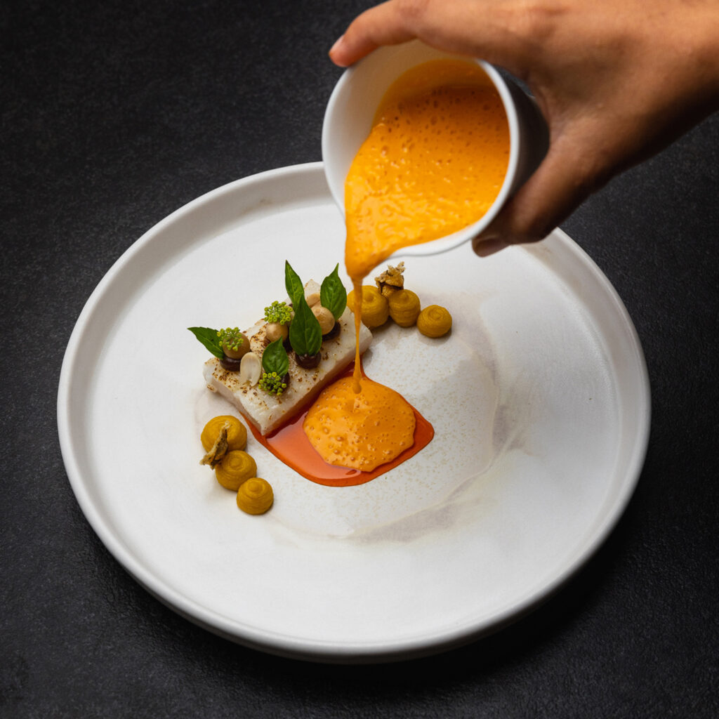 Restaurant UN–Serving 1